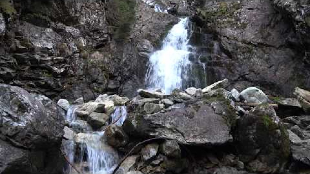 Kmeťov vodopád - Kmeťov waterfall Autor: Slovak Treasures Zdroj: https://www.youtube.com/@slovaktreasures Kmeťov vodopád - Kmeťov waterfall Autor: Slovak Treasures Zdroj: https://www.youtube.com/@slovaktreasures