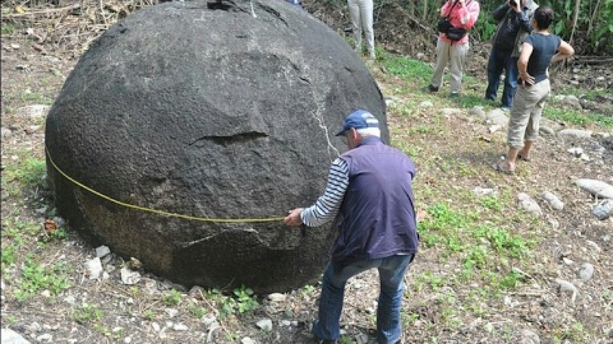 Megoňky Kamenné koule / Stone balls Autor: Tomáš D. Zdroj: https://www.youtube.com/@tomasd.9832 Megoňky Kamenné koule / Stone balls Autor: Tomáš D. Zdroj: https://www.youtube.com/@tomasd.9832