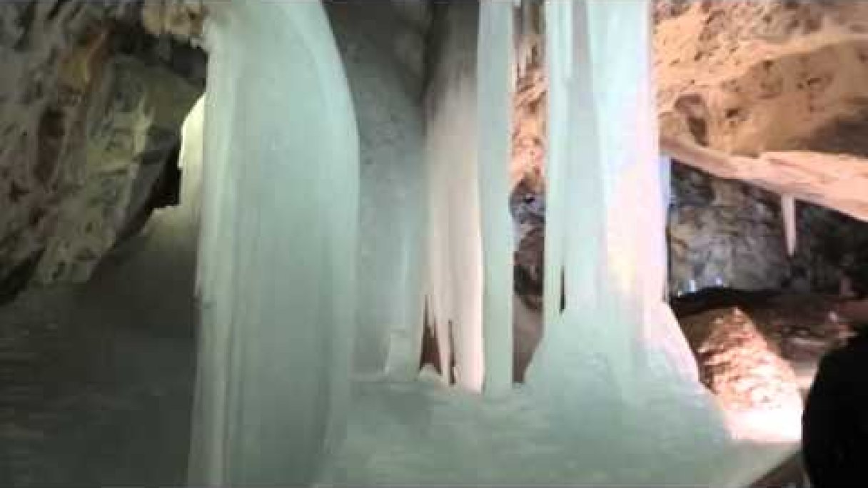 Demänovská Ice Cave /  Demänovská ľadová jaskyňa Autor: rich Hutyra Zdroj: https://www.youtube.com/@richhutyra9185