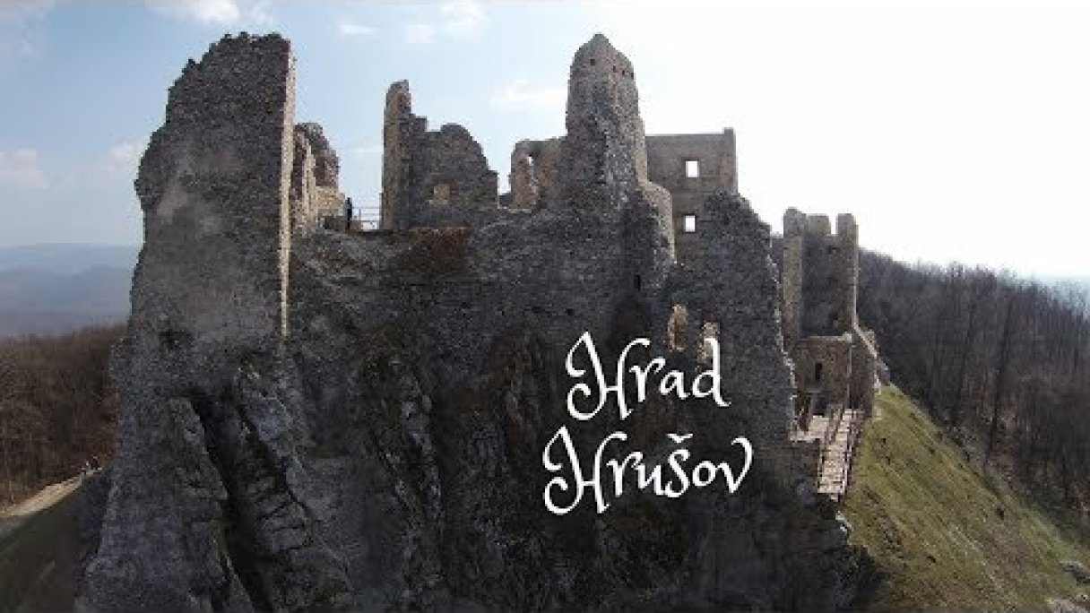 Hrad Hrušov Autor: Daniel Kupec Zdroj: https://www.youtube.com/@DanielKupecVideo Hrad Hrušov Autor: Daniel Kupec Zdroj: https://www.youtube.com/@DanielKupecVideo