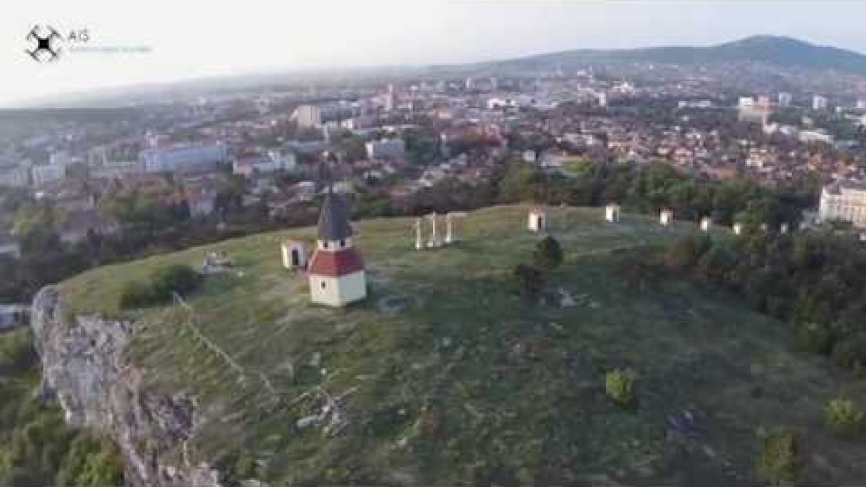 Nitra - Kalvária Autor: Aerial Images Slovakia Zdroj: https://www.youtube.com/@aerialimagesslovakia9362 Nitra - Kalvária Autor: Aerial Images Slovakia Zdroj: https://www.youtube.com/@aerialimagesslovakia9362