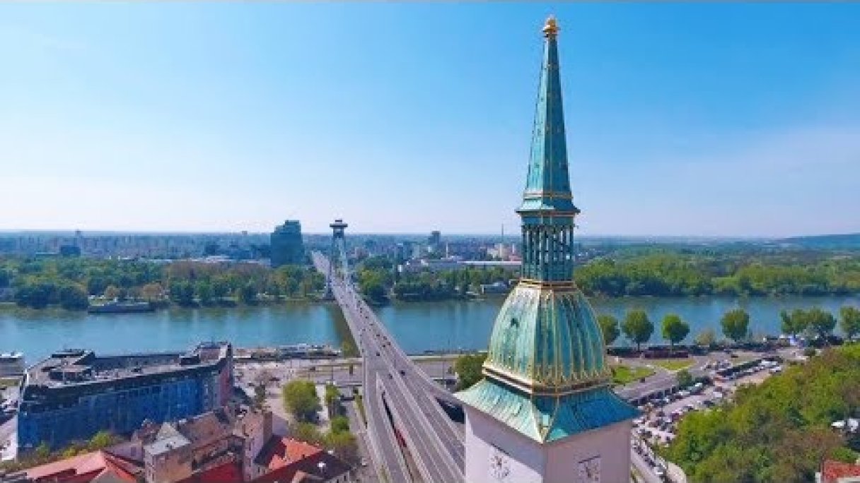 Katedrála svätého Martina (Bratislava) Autor: Jozef Haľko Zdroj: https://www.youtube.com/@JozefHalko Katedrála svätého Martina (Bratislava) Autor: Jozef Haľko Zdroj: https://www.youtube.com/@JozefHalko