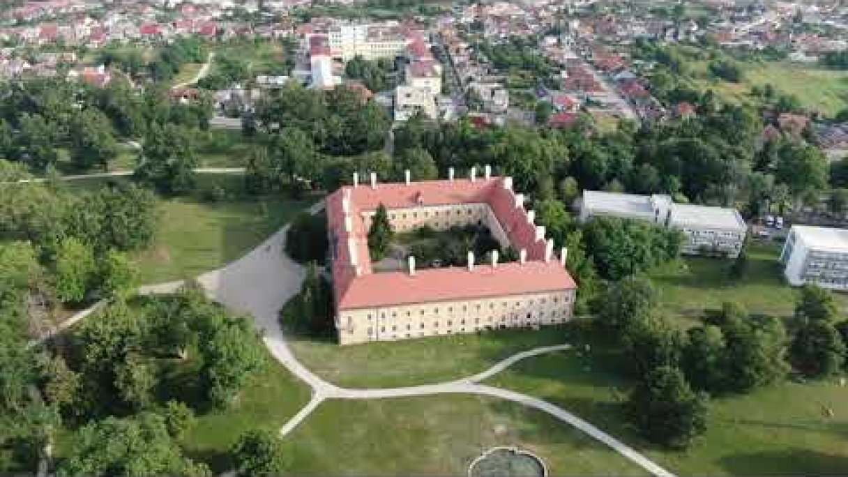 Malacky kaštiel 2, DJI  MAVIC 2 ZOO Autor: J Kalimero Zdroj: https://www.youtube.com/@jkalimero4102
