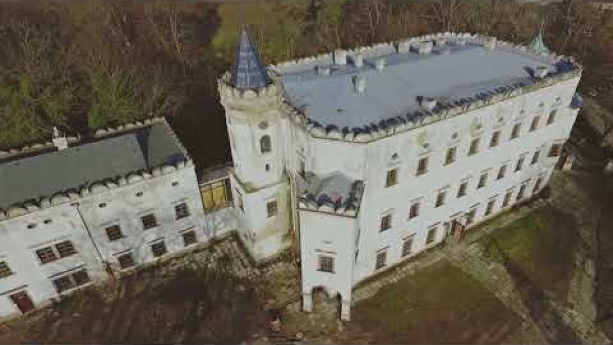 Kaštieľ Moravany nad Váhom Dron Autor: Piešťanský týždeň Zdroj: https://www.youtube.com/@piestanskytyzden8694 Kaštieľ Moravany nad Váhom Dron Autor: Piešťanský týždeň Zdroj: https://www.youtube.com/@piestanskytyzden8694