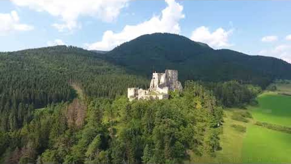 Hrad Likava - Likavský hrad - Likavka. Slovensko Zhora - TIPY NA VÝLETY Autor: SLOVENSKO ZHORA Zdroj: https://www.youtube.com/@SLOVENSKO-ZHORA Hrad Likava - Likavský hrad - Likavka. Slovensko Zhora - TIPY NA VÝLETY Autor: SLOVENSKO ZHORA Zdroj: https://www.youtube.com/@SLOVENSKO-ZHORA
