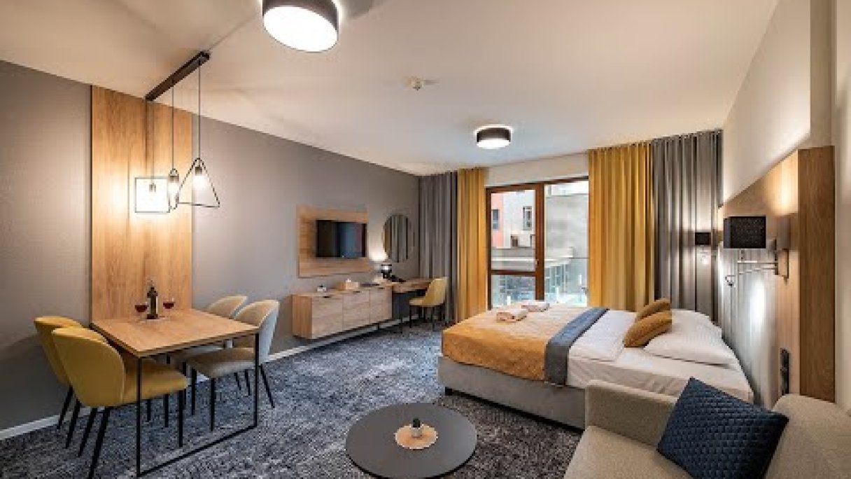 Apartmán Drahokam Bešeňová Autor: Apartmány Bešeňová - Drahokam Zdroj: https://www.youtube.com/@apartmanybesenova-drahokam8417 Apartmán Drahokam Bešeňová Autor: Apartmány Bešeňová - Drahokam Zdroj: https://www.youtube.com/@apartmanybesenova-drahokam8417