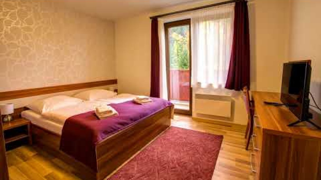 Apartmány Tri Studničky - Demanovska Dolina - Slovakia Autor: Johnny Be Good Zdroj: https://www.youtube.com/@travelaroundtheworld2094 Apartmány Tri Studničky - Demanovska Dolina - Slovakia Autor: Johnny Be Good Zdroj: https://www.youtube.com/@travelaroundtheworld2094