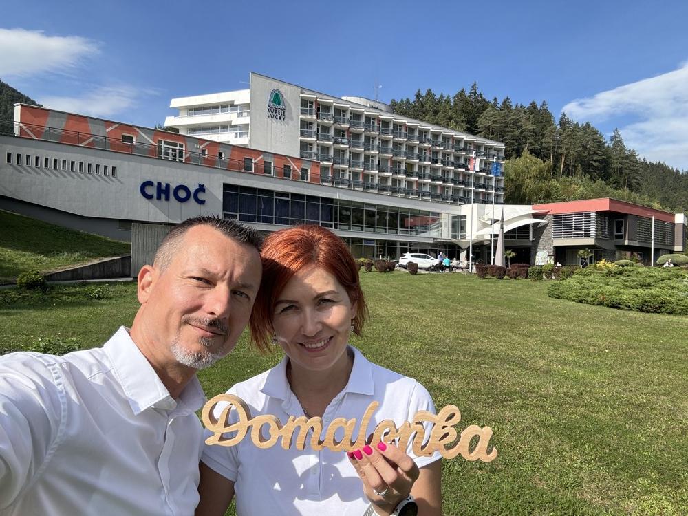 Paula a Peter Sorgerovci pred LD Choč v Kúpeľoch Lúčky